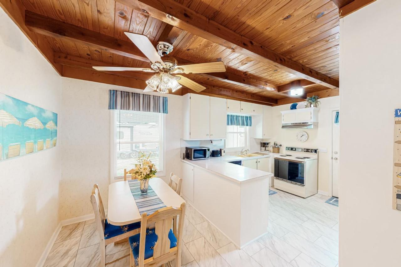 Ginny'S Coastal Cottage Oak Island Luaran gambar