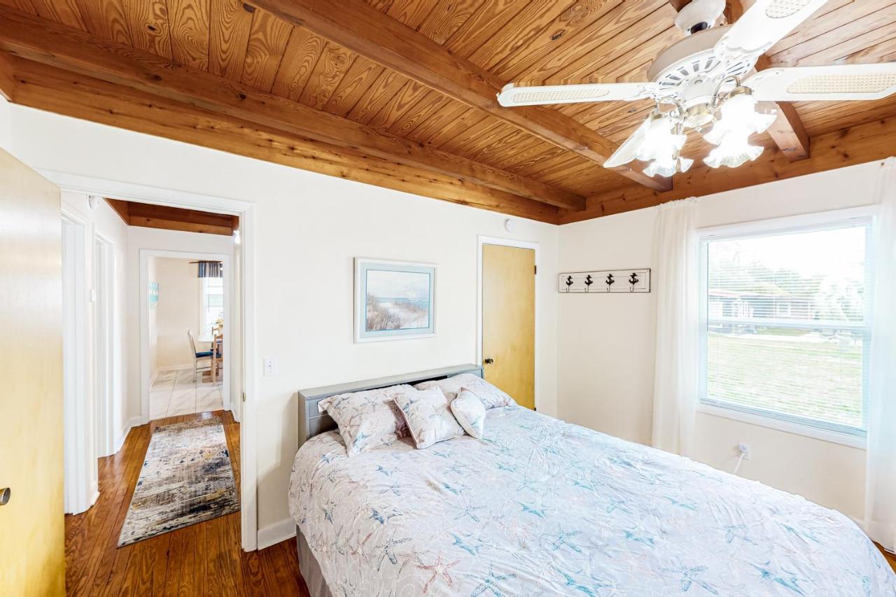 Ginny'S Coastal Cottage Oak Island Luaran gambar