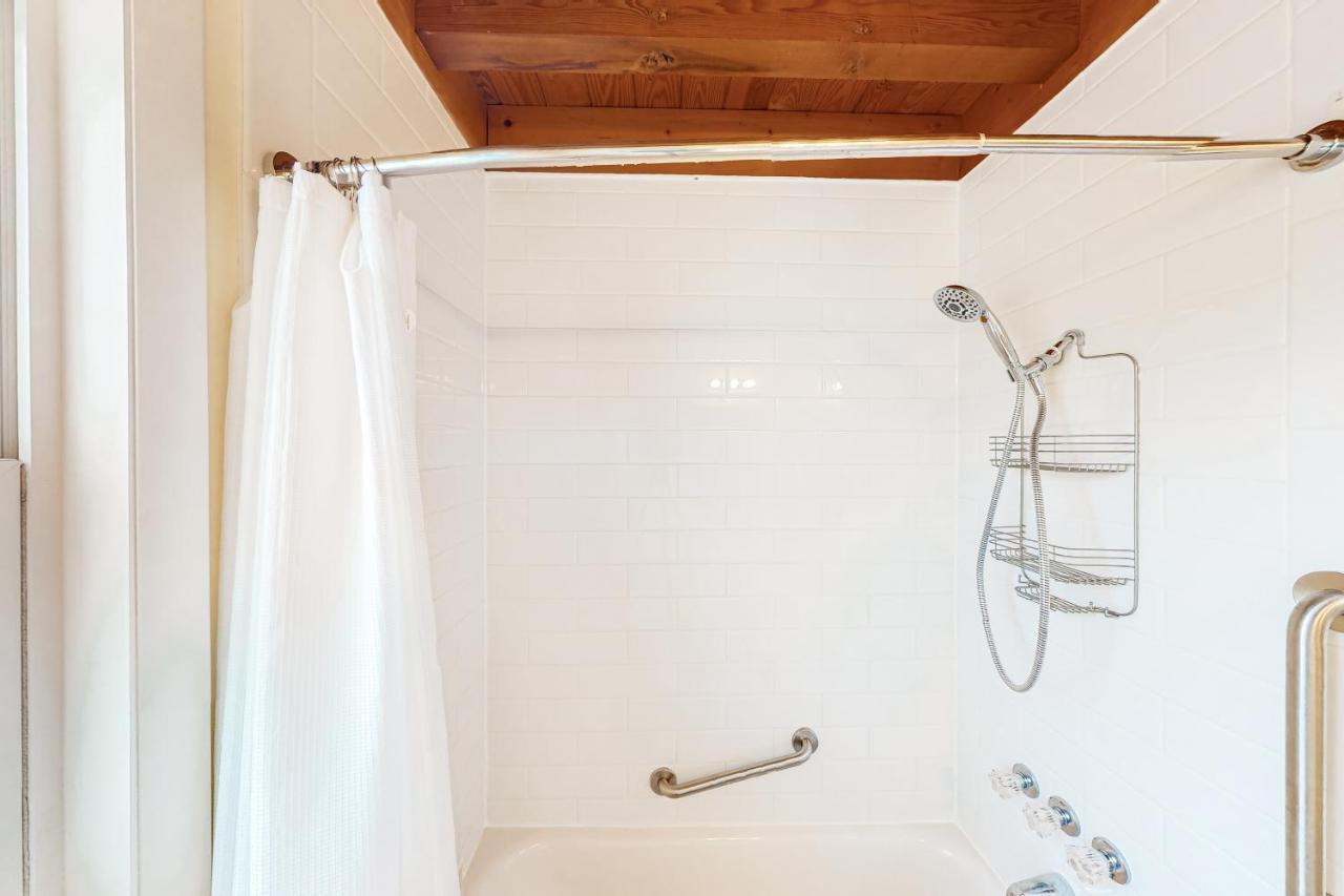 Ginny'S Coastal Cottage Oak Island Luaran gambar