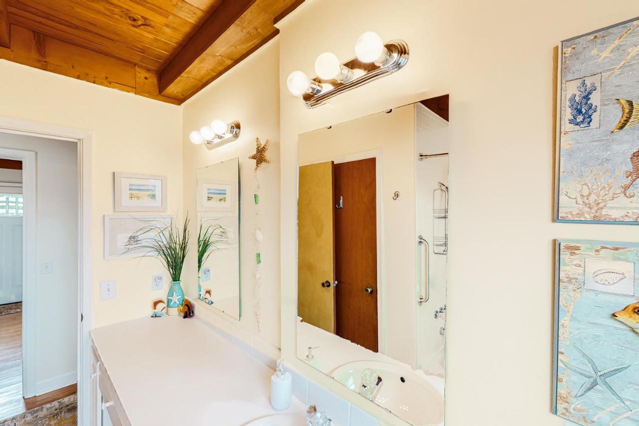 Ginny'S Coastal Cottage Oak Island Luaran gambar